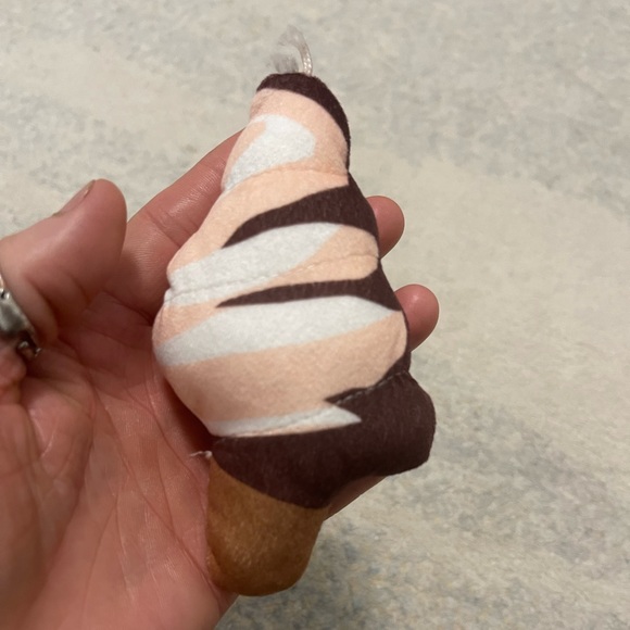 EUC McDonald’s Double-sided Ice-cream Movie Clip Emoji I Multicolor - Picture 2 of 3